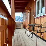 Reinefjorden Sjohus アパート *