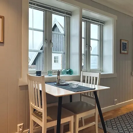 Apartamento Reinefjorden Sjohus