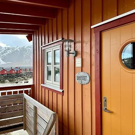 Reinefjorden Sjohus * Reine
