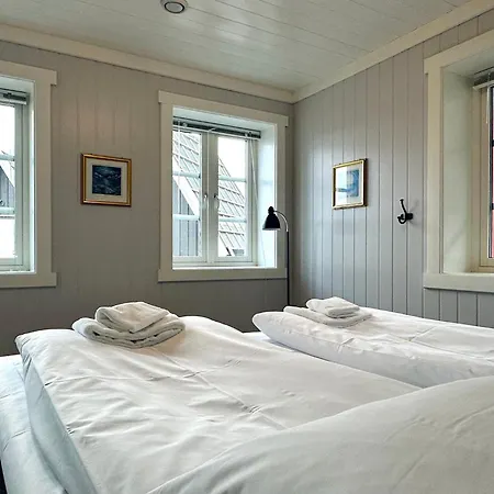 Appartamento Reinefjorden Sjohus *