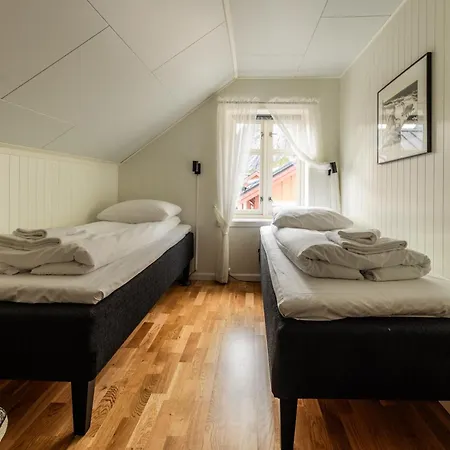 Apartment Reinefjorden Sjohus