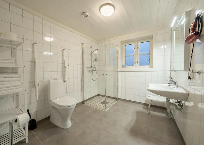 Reinefjorden Sjohus *