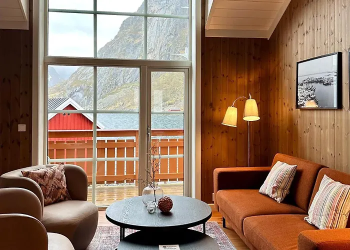 Reinefjorden Sjohus * Reine