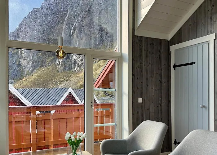 Reinefjorden Sjohus *