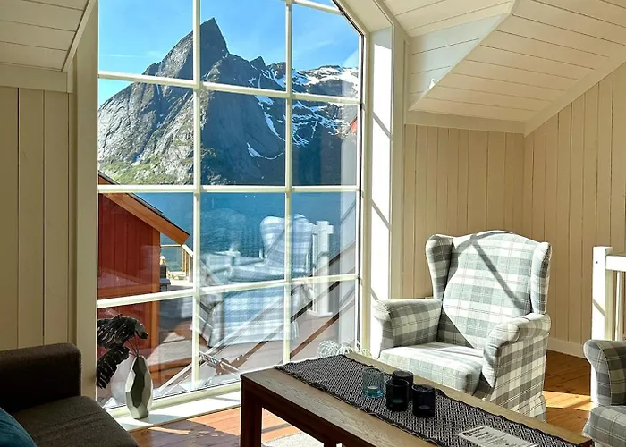 Reinefjorden Sjohus *