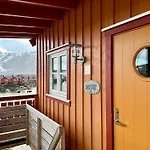 Reinefjorden Sjohus * Reine