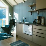 Reinefjorden Sjohus *