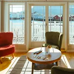 Reinefjorden Sjøhus Leilighet