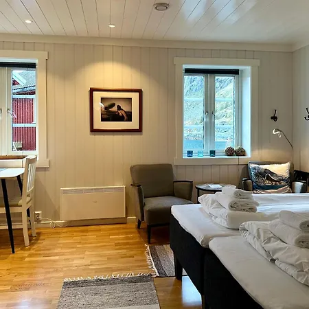 Reinefjorden Sjohus Apartmán *
