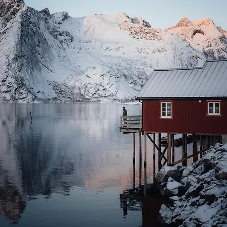 Reinefjorden Sjohus *