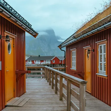Reinefjorden Sjohus 아파트 레이네