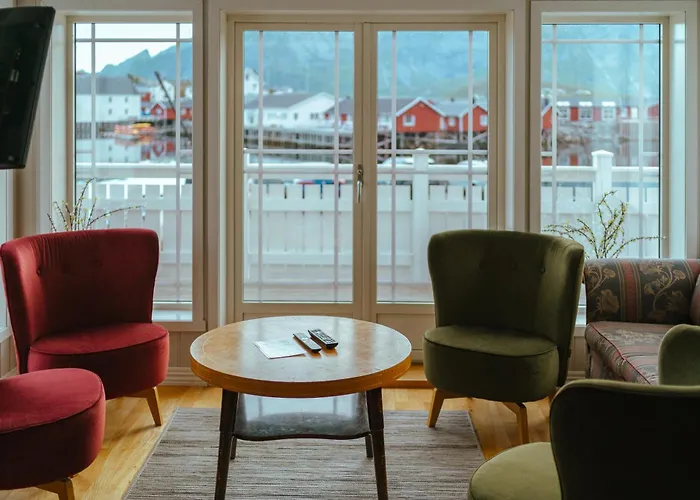 Reinefjorden Sjohus * Reine